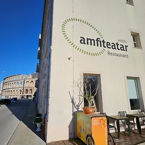 Hotel Amfiteatar PUY